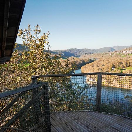 Cabanes Et Lodges Du Belvedere Serrieres-sur-Ain Kültér fotó