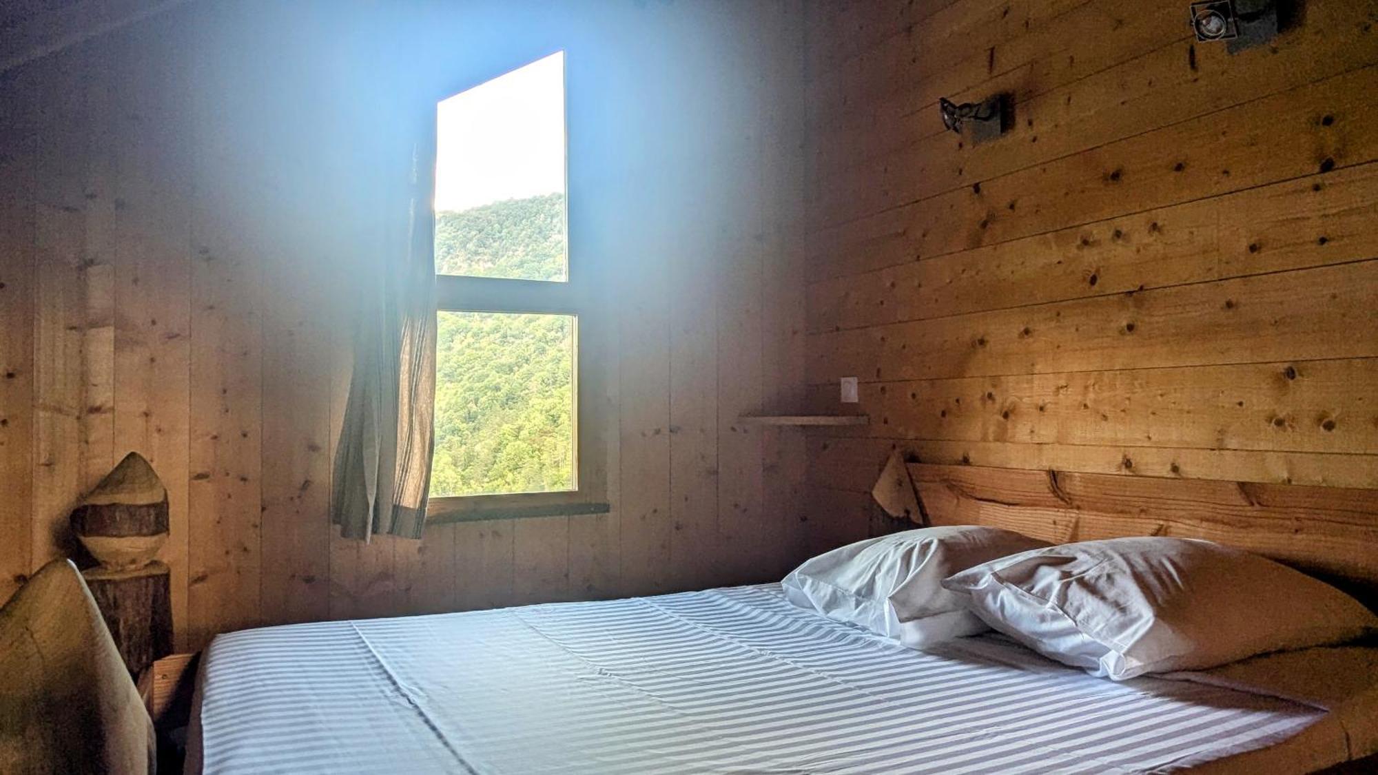 Cabanes Et Lodges Du Belvedere Serrieres-sur-Ain Kültér fotó