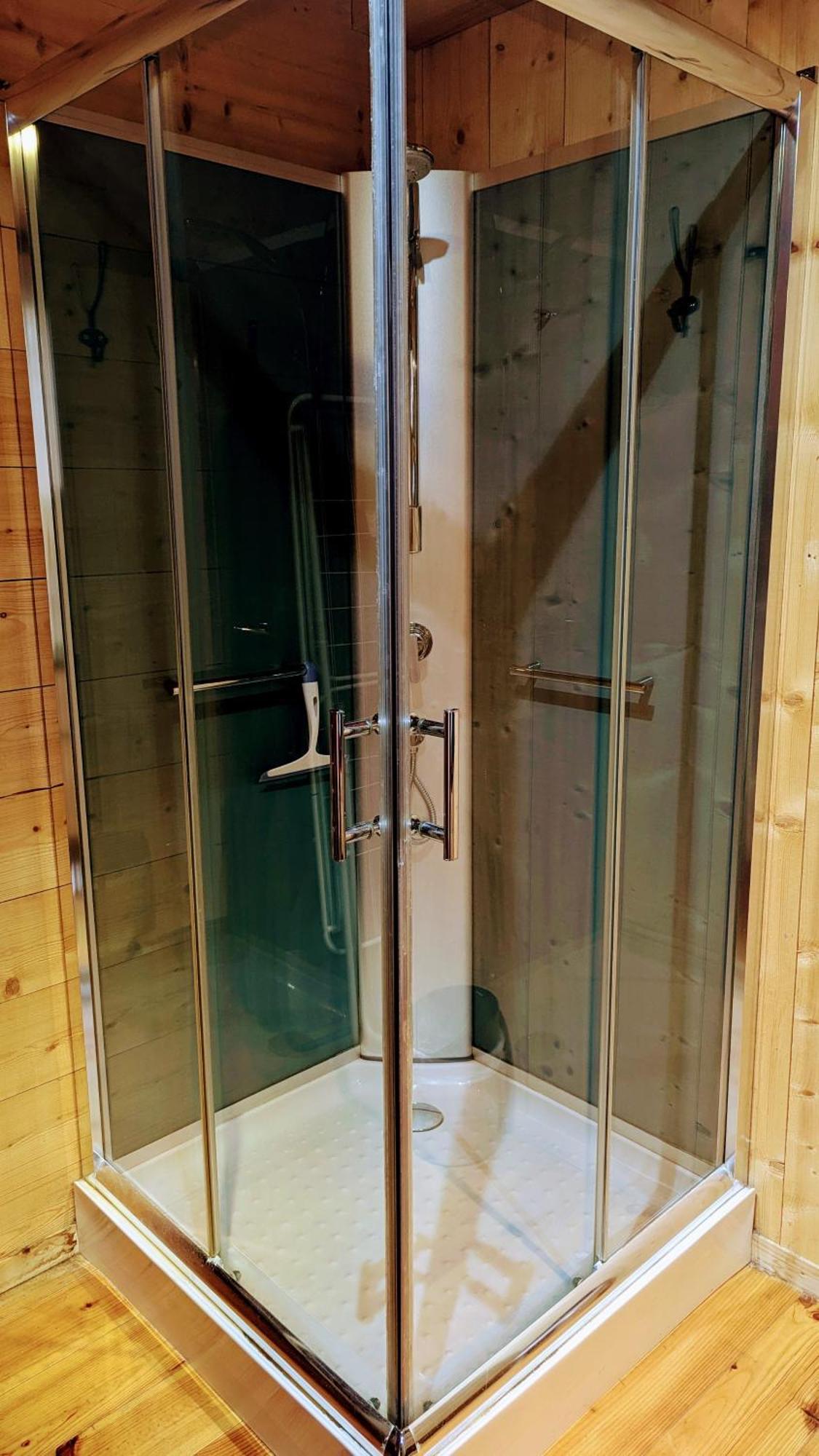 Cabanes Et Lodges Du Belvedere Serrieres-sur-Ain Kültér fotó