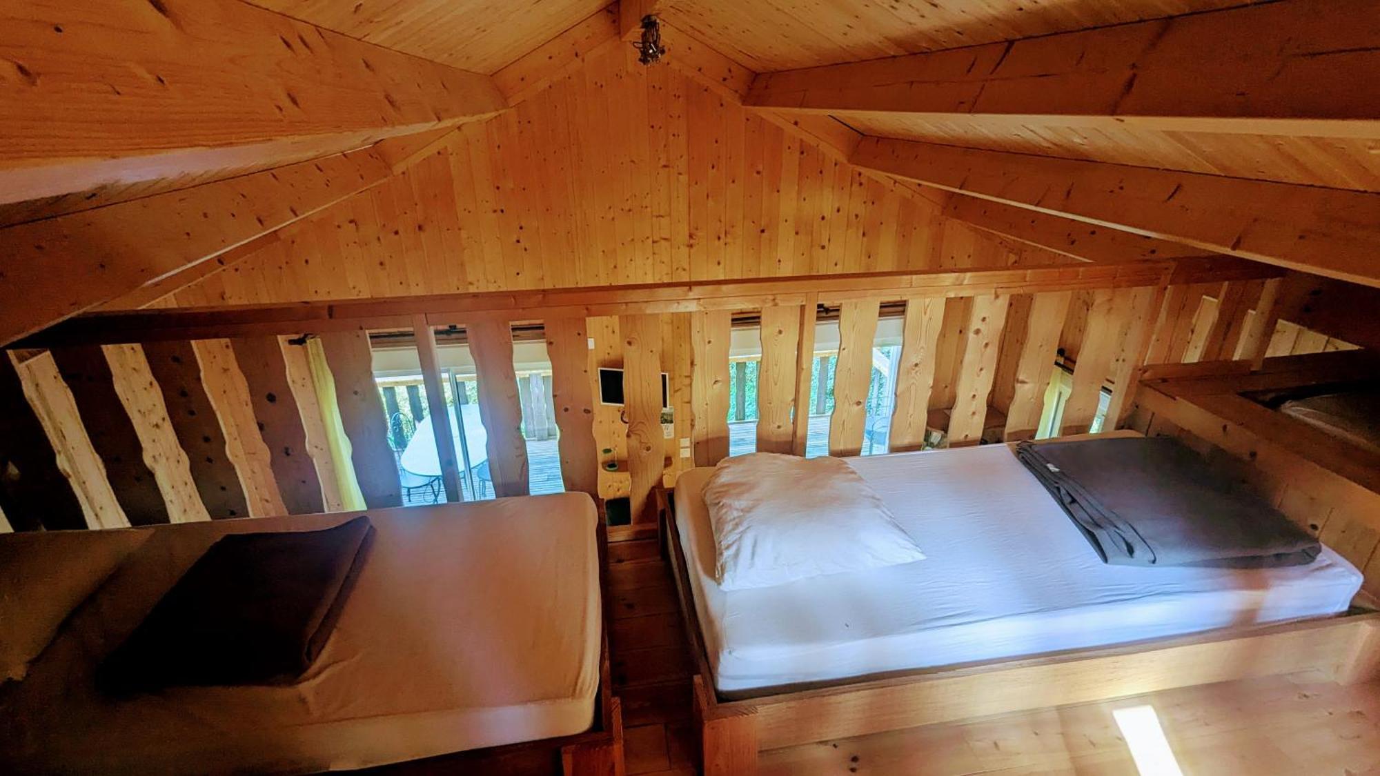 Cabanes Et Lodges Du Belvedere Serrieres-sur-Ain Kültér fotó