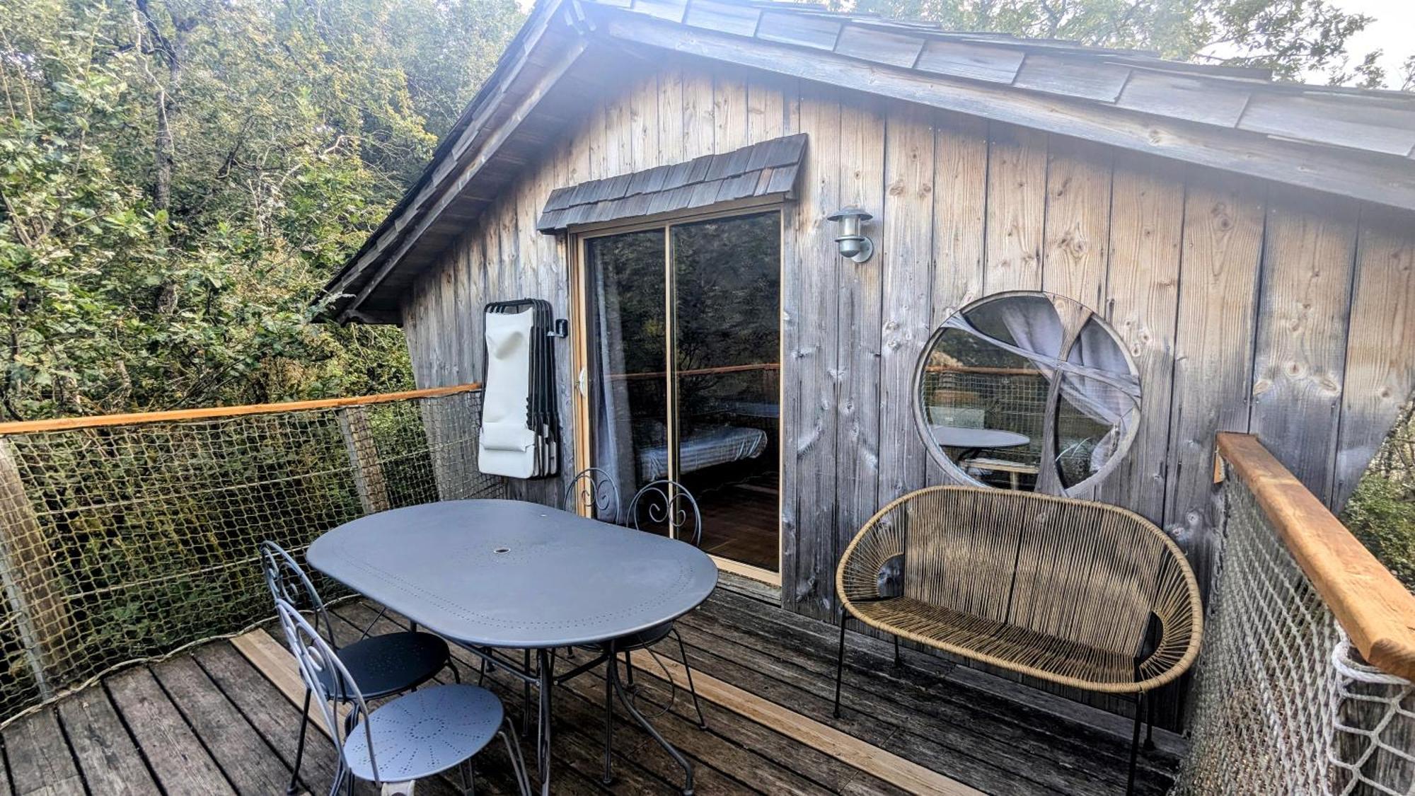 Cabanes Et Lodges Du Belvedere Serrieres-sur-Ain Kültér fotó