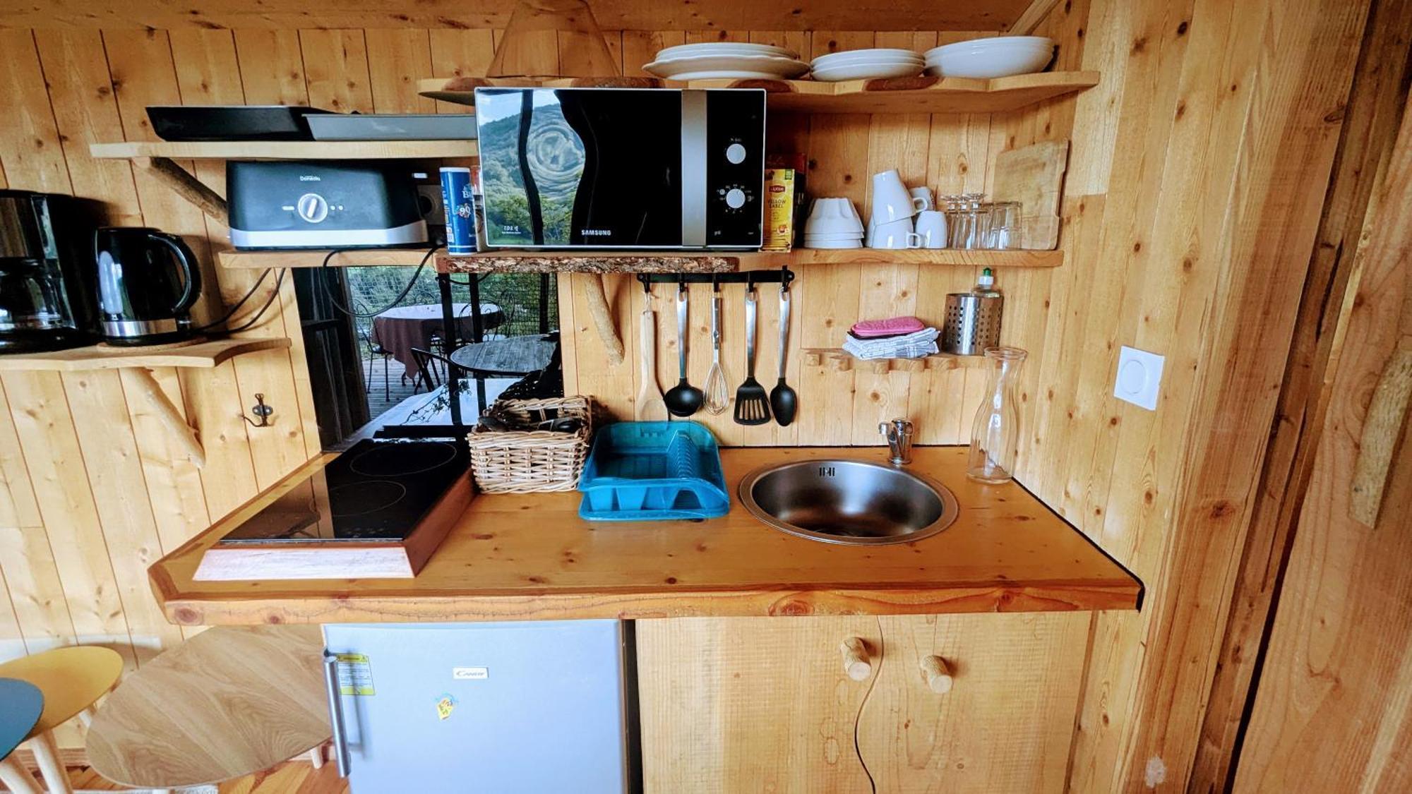 Cabanes Et Lodges Du Belvedere Serrieres-sur-Ain Kültér fotó