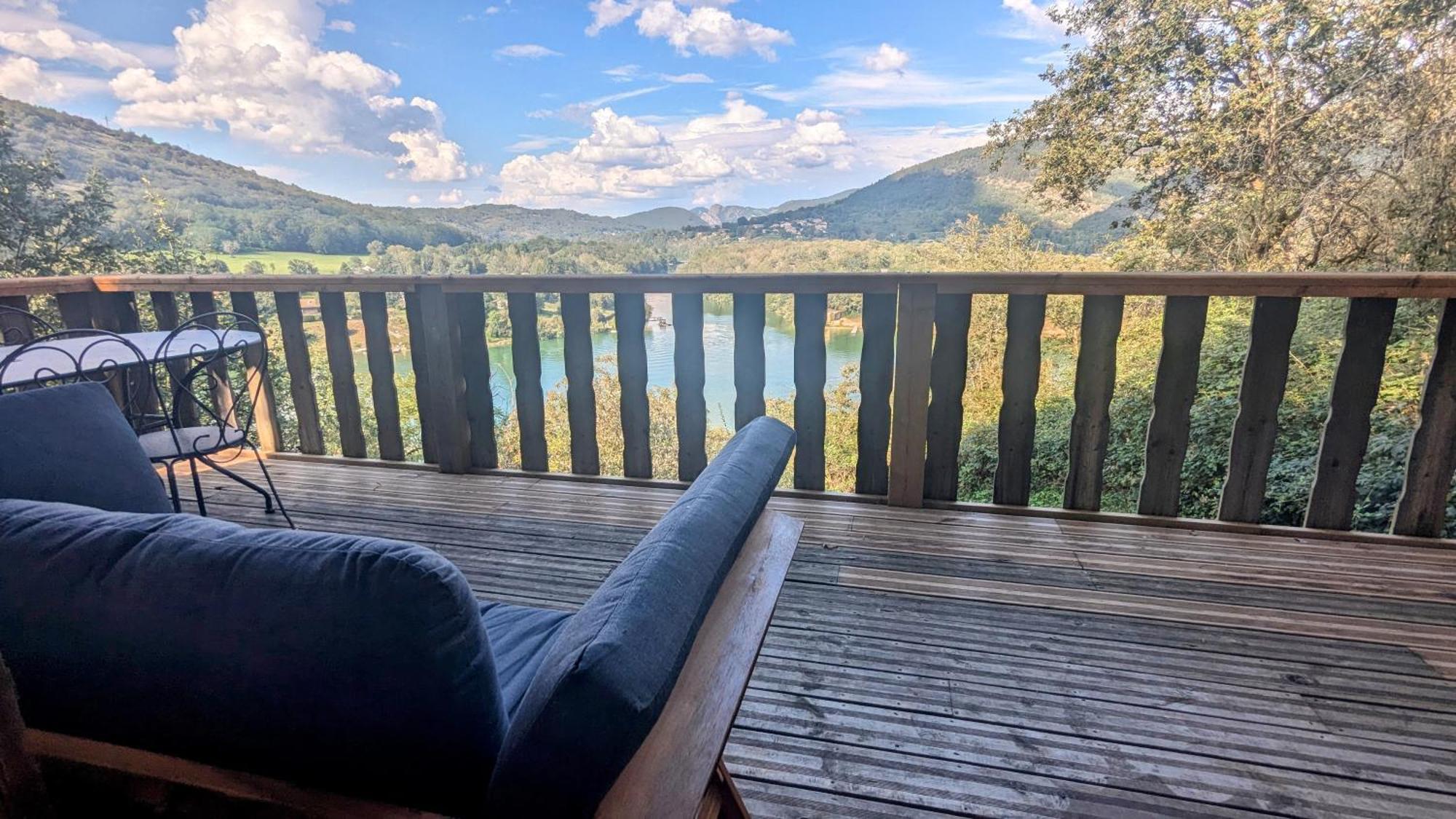Cabanes Et Lodges Du Belvedere Serrieres-sur-Ain Kültér fotó
