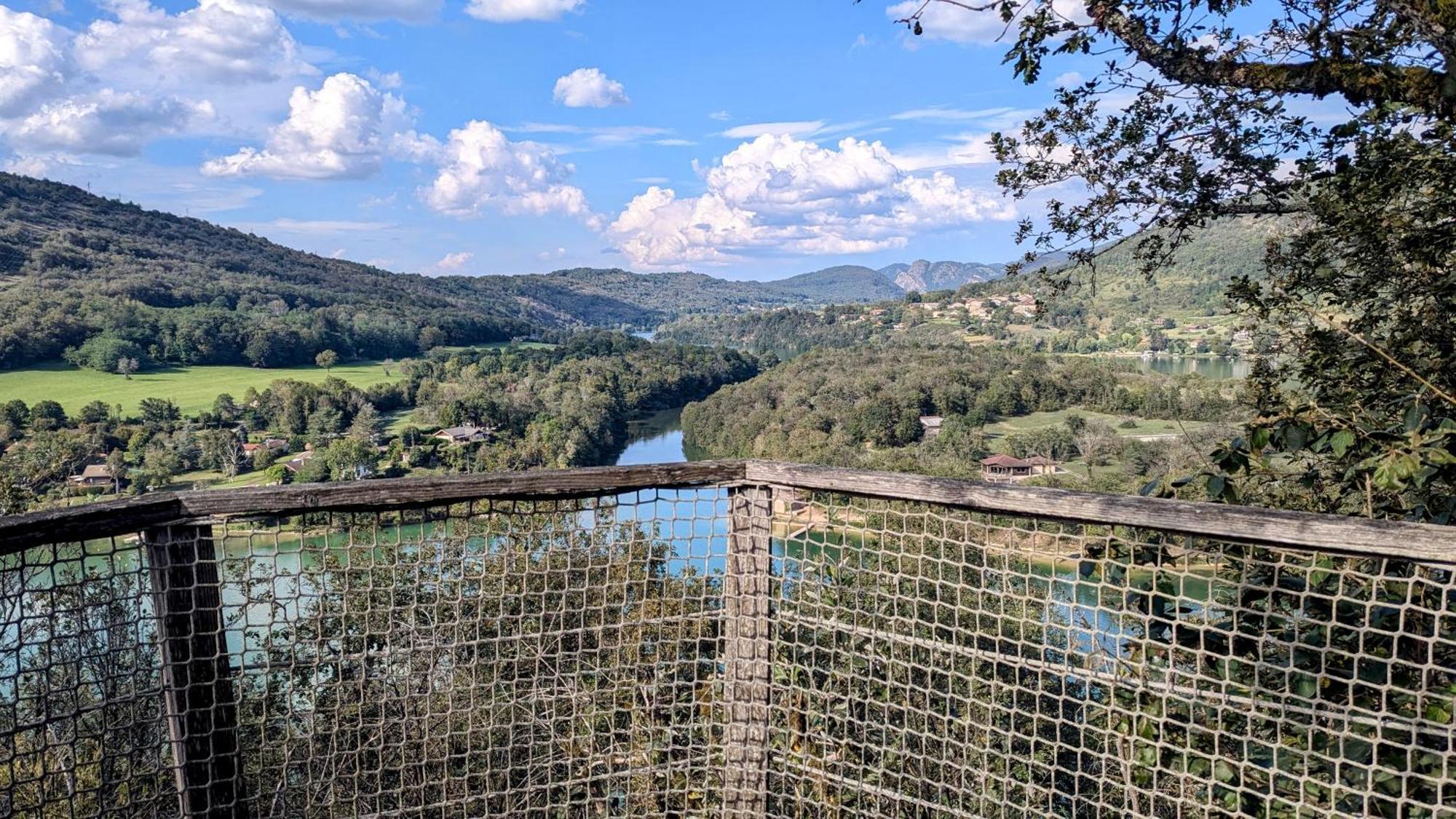 Cabanes Et Lodges Du Belvedere Serrieres-sur-Ain Kültér fotó