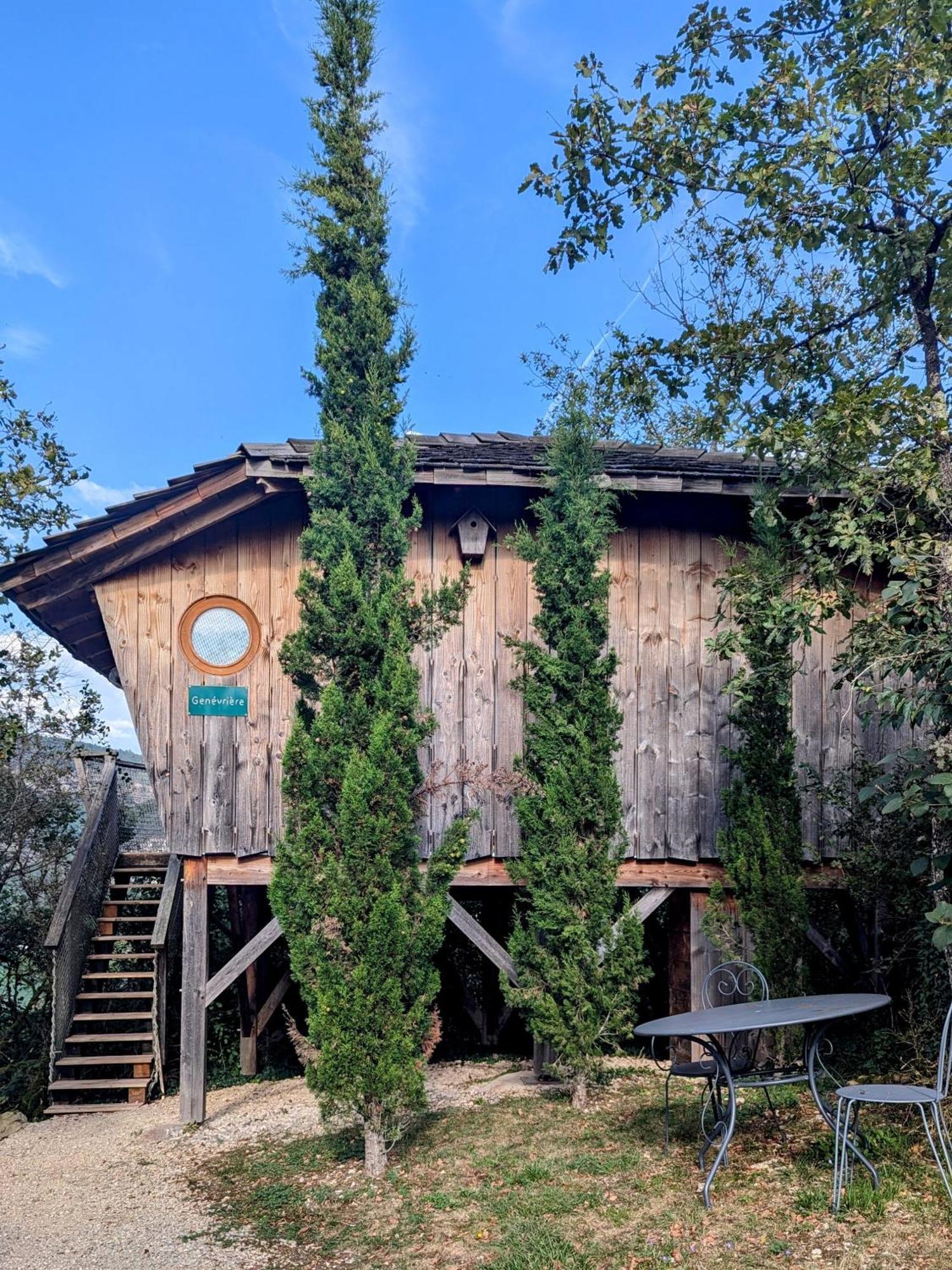 Cabanes Et Lodges Du Belvedere Serrieres-sur-Ain Kültér fotó