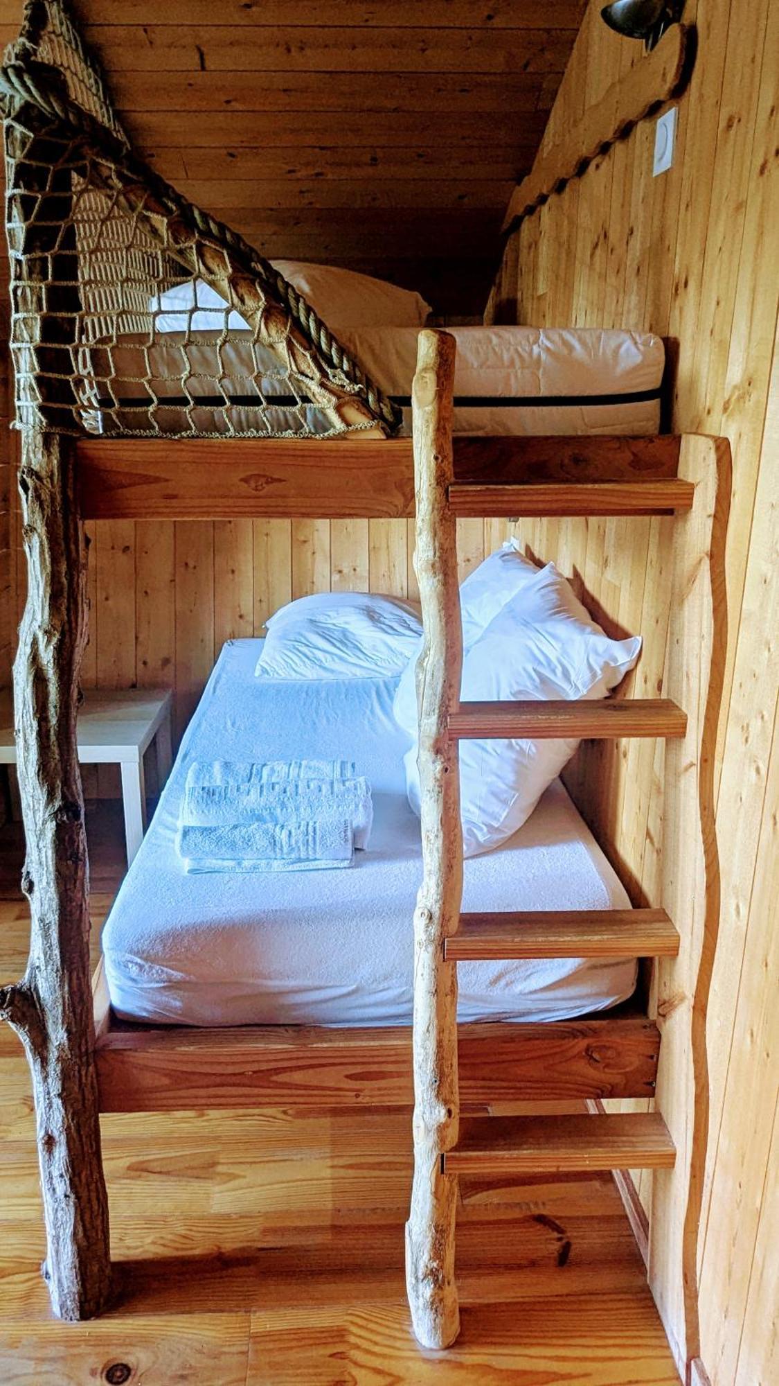 Cabanes Et Lodges Du Belvedere Serrieres-sur-Ain Kültér fotó