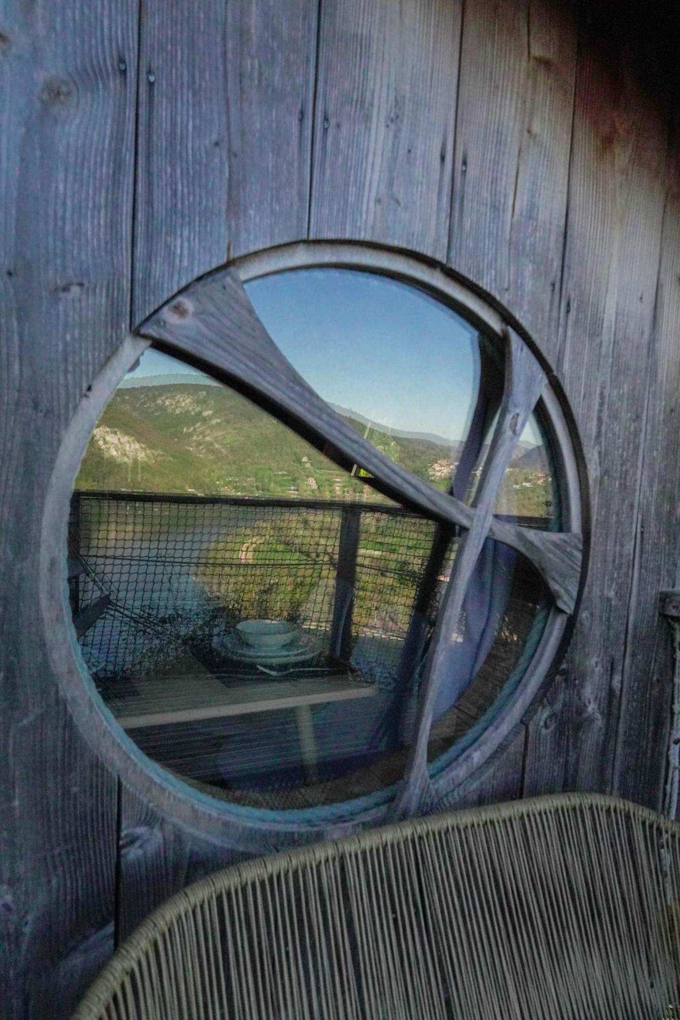 Cabanes Et Lodges Du Belvedere Serrieres-sur-Ain Kültér fotó