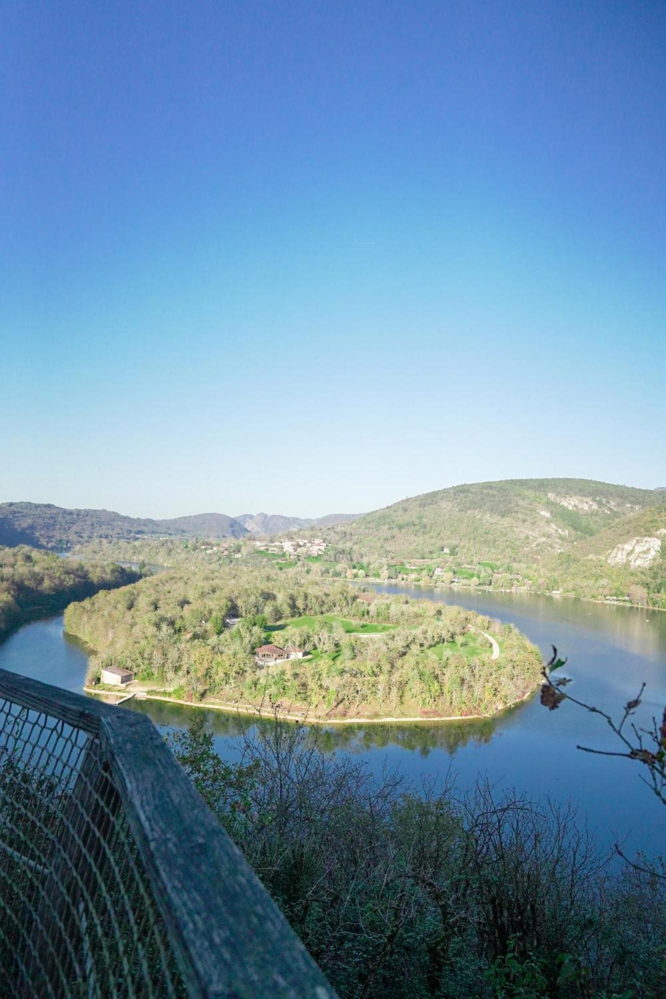Cabanes Et Lodges Du Belvedere Serrieres-sur-Ain Kültér fotó