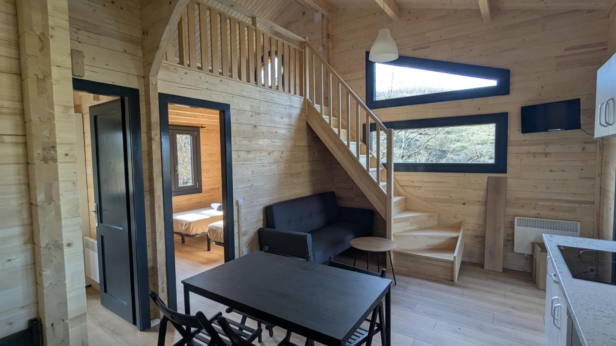 Cabanes Et Lodges Du Belvedere Serrieres-sur-Ain Kültér fotó