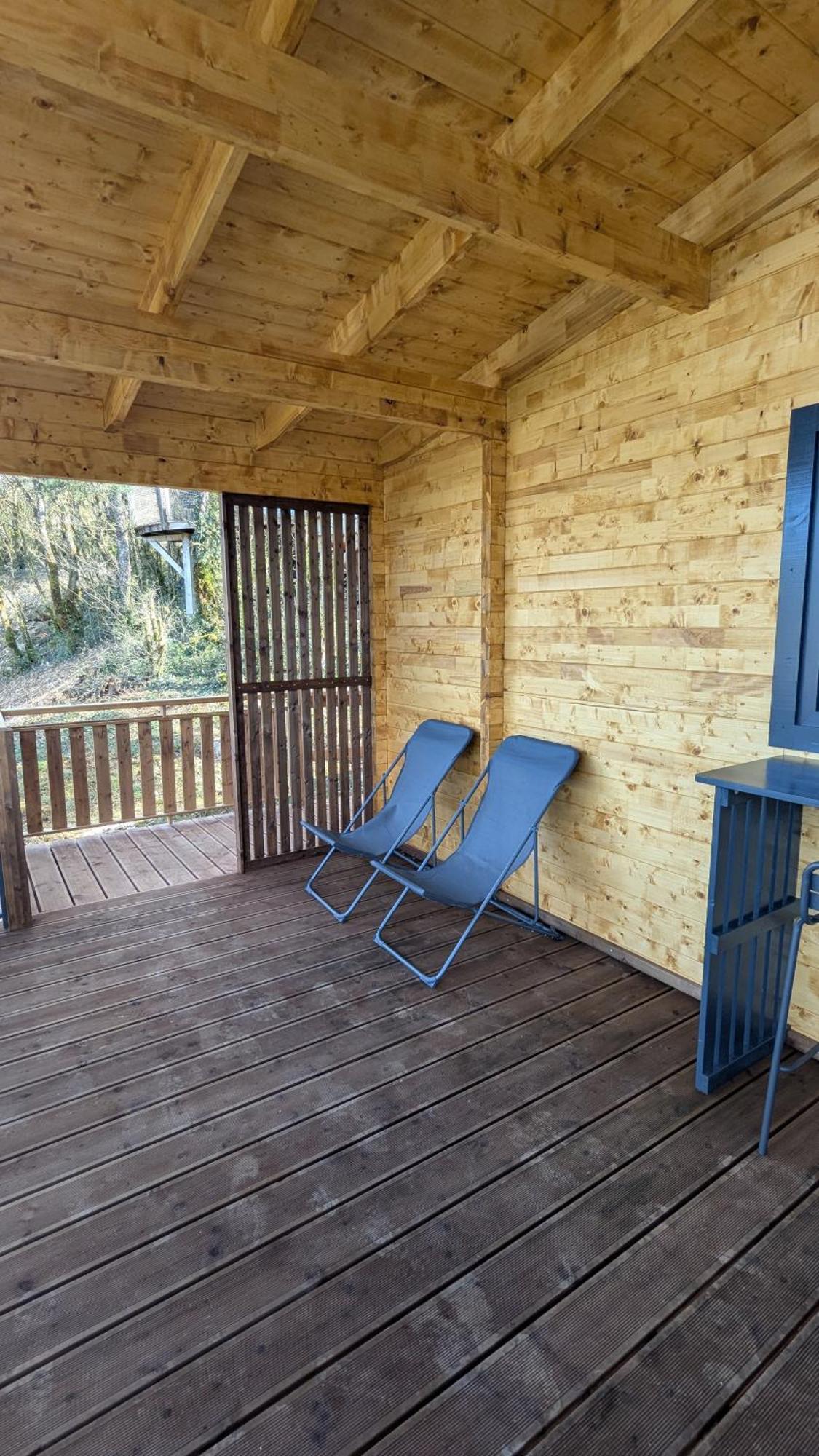 Cabanes Et Lodges Du Belvedere Serrieres-sur-Ain Kültér fotó