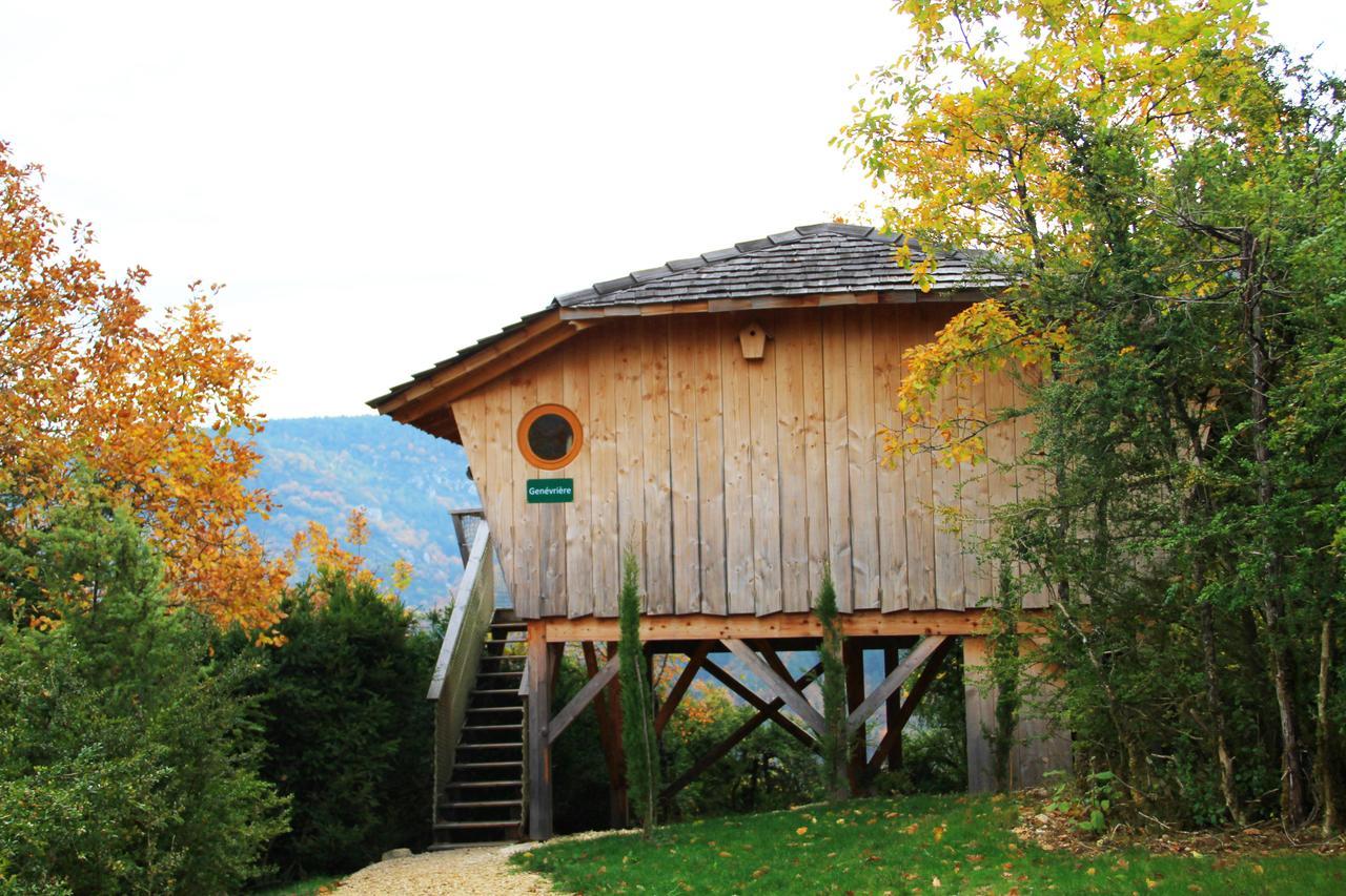 Cabanes Et Lodges Du Belvedere Serrieres-sur-Ain Kültér fotó